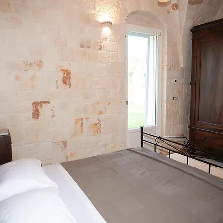 בית נופש Tower House In Puglia With Pool צ'יסטרנינו