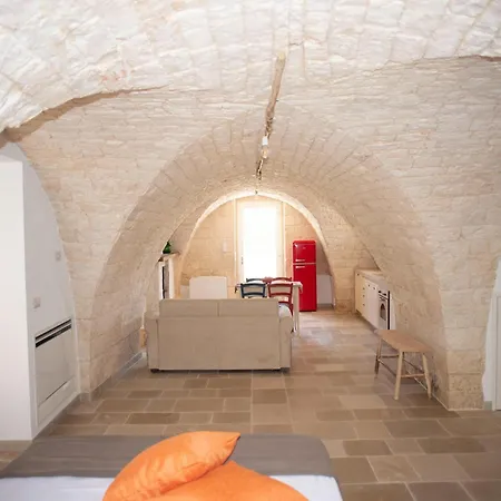 Tower House In Puglia With Pool בית נופש *