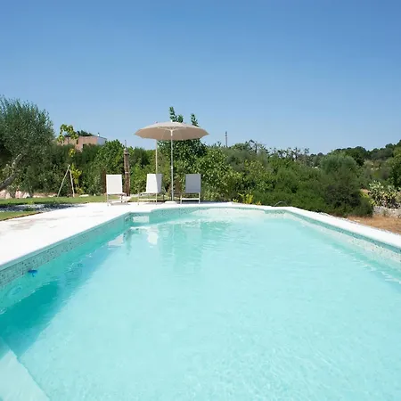 בית נופש Tower House In Puglia With Pool *